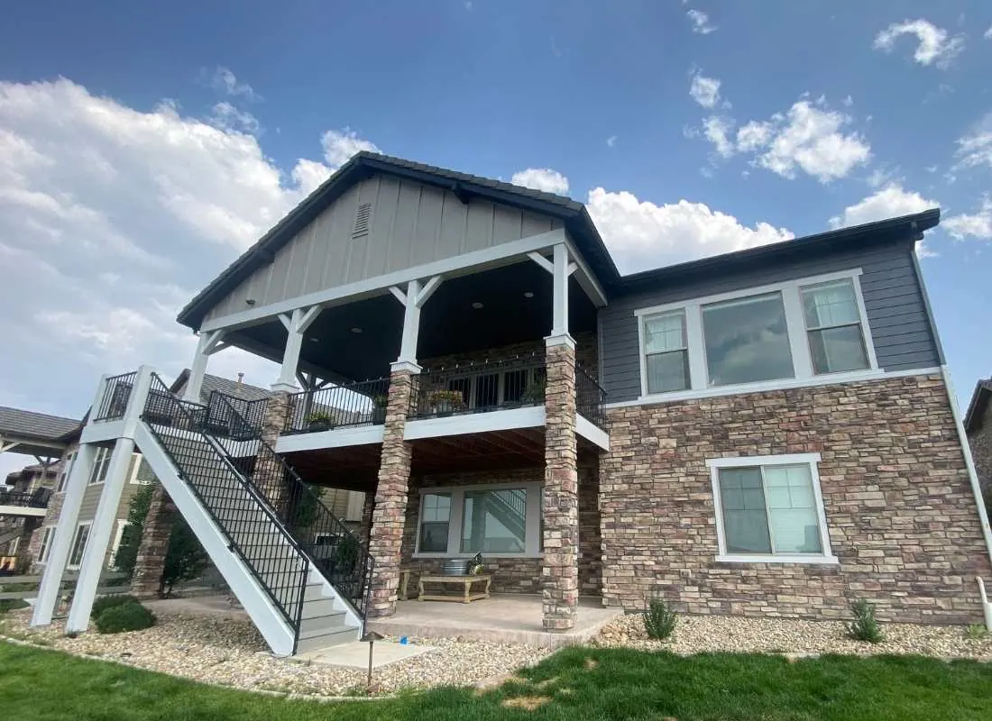 A Highlands Ranch home exterior painted in an HRCA approved neutral scheme